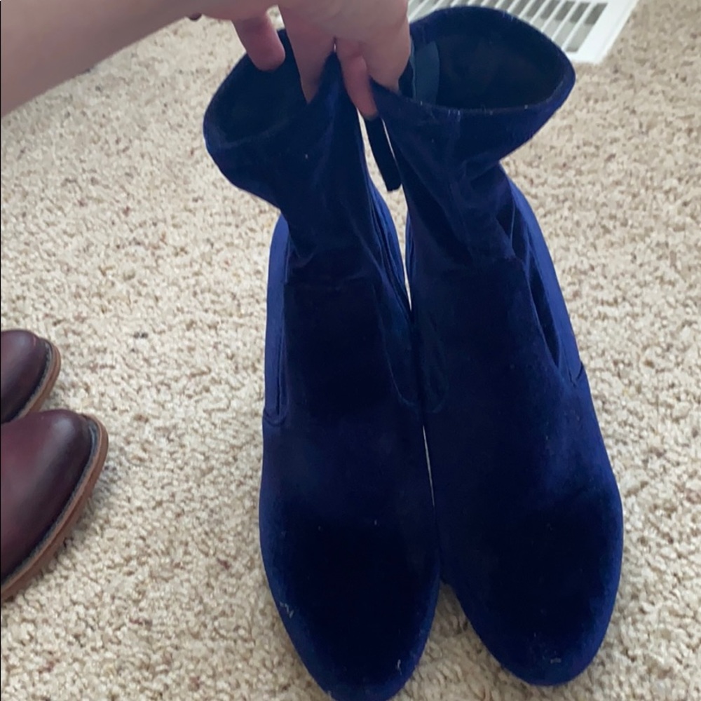 Steve Madden suede boot